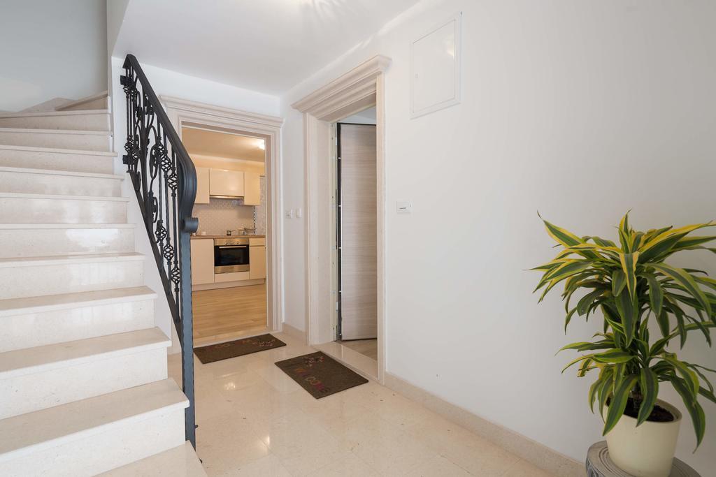 Apartments Dujam Without Terrace Split Exterior photo